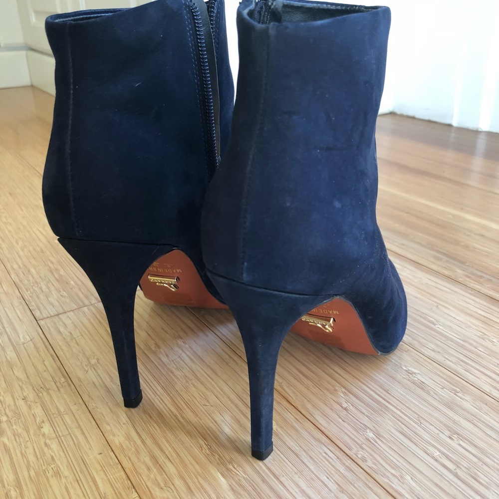 Suede dark blue beautiful booties
